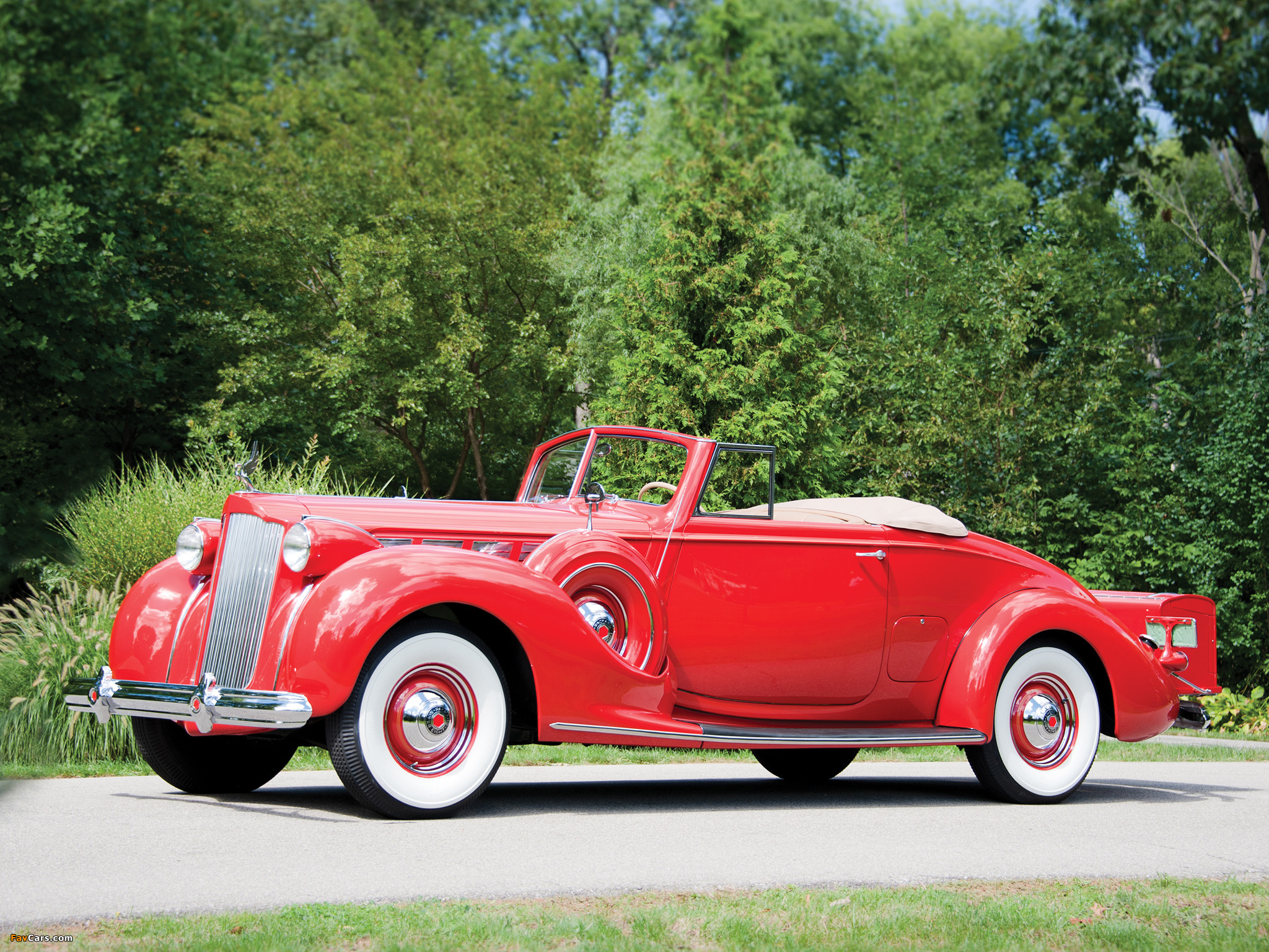 Photos of Packard Super Eight Convertible Coupe (1604-1119) 1938 (2048 x 1536)