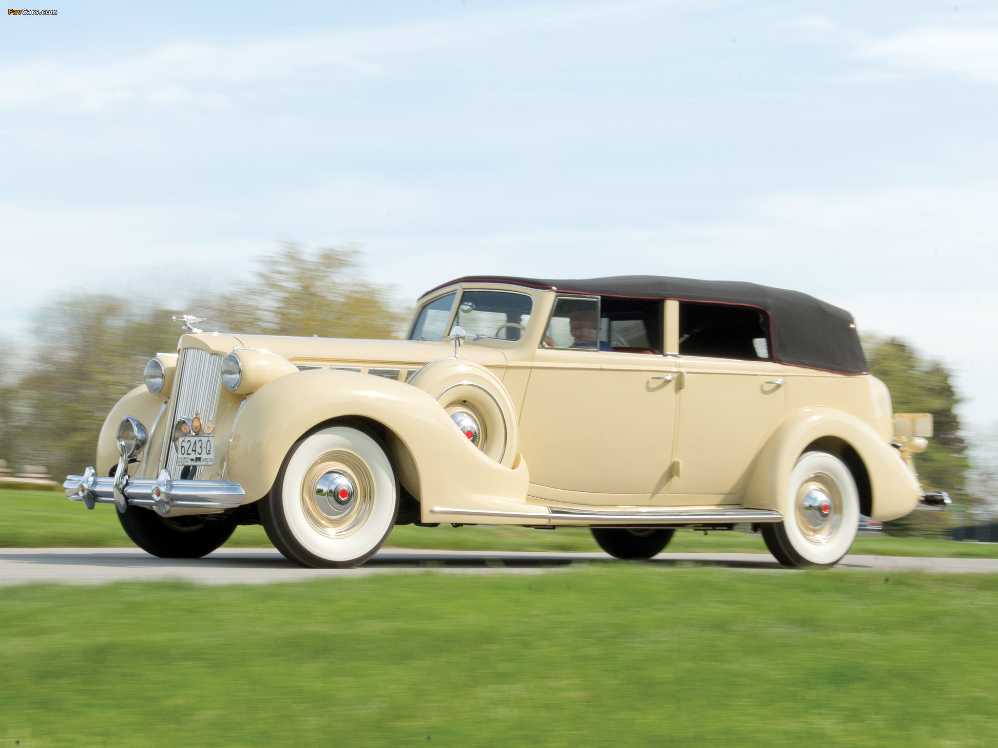 Pictures of 1938 Packard Super Eight Convertible Sedan (1605-1143) 1937–38 (2048 x 1536)