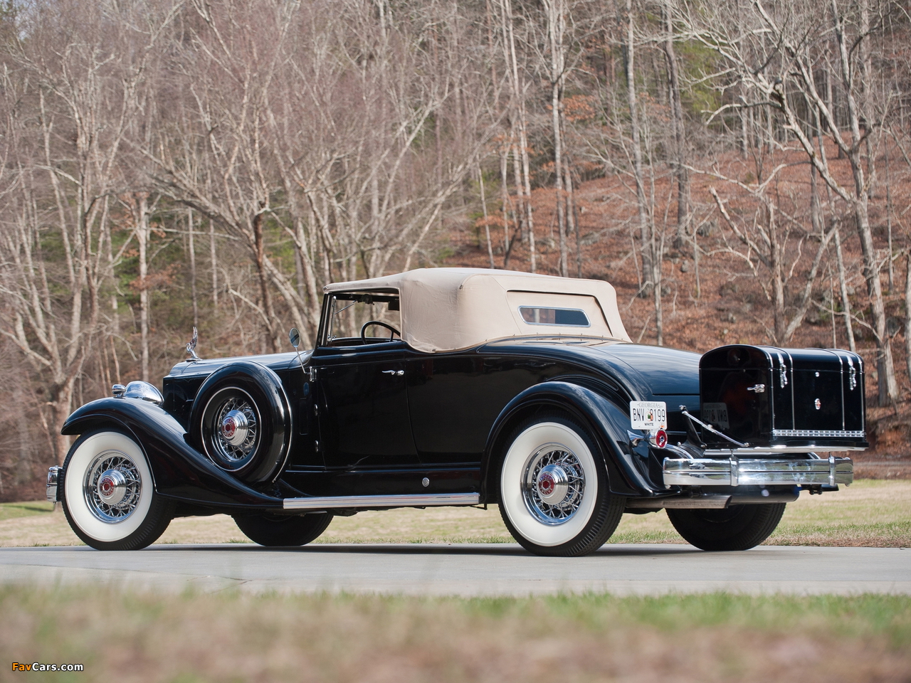 Pictures of Packard Twelve Coupe Roadster (1005-639) 1933 (1280 x 960)