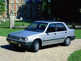 Peugeot 309 5-door 1989–93 pictures
