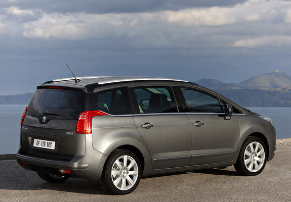 Images of Peugeot 5008 2009