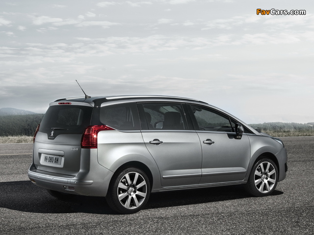 Images of Peugeot 5008 2013 (640 x 480)