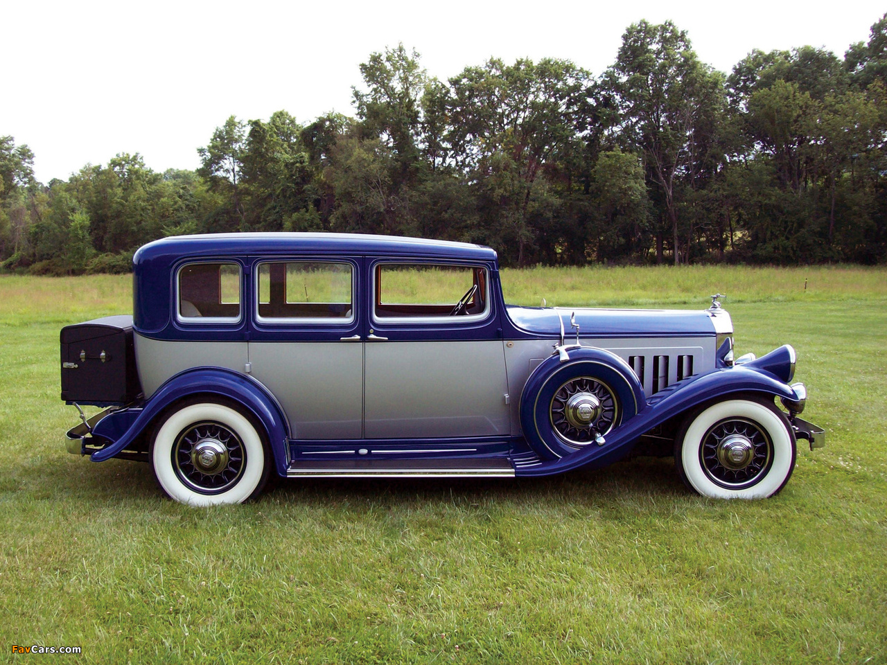 Pierce-Arrow Twelve Touring Sedan 1932 wallpapers (1280 x 960)
