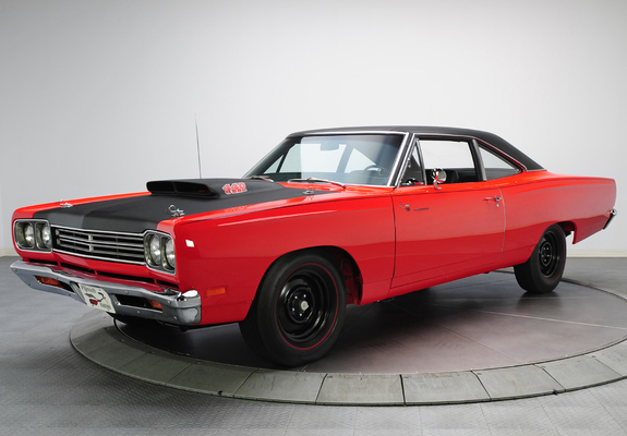 Pictures of Plymouth Road Runner 440+6 Coupe (RM21) 1969