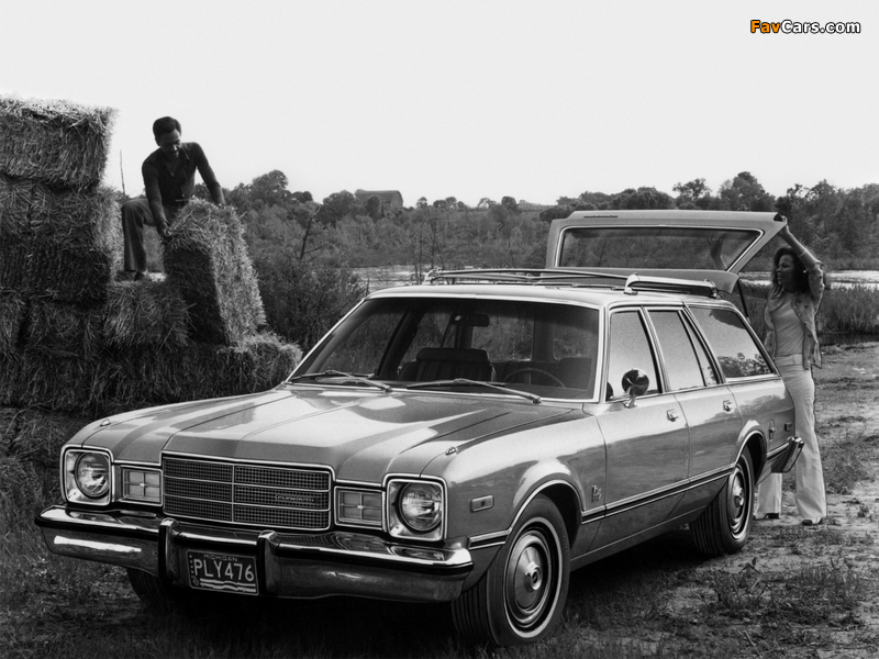 Images of Plymouth Volare Station Wagon (HL45) 1976–77 (800 x 600)
