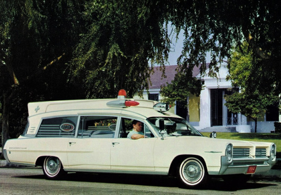 Pontiac Bonneville Rescuer Ambulance by Superior 1964 pictures