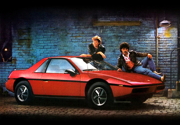 Pontiac Fiero 1984–88 pictures