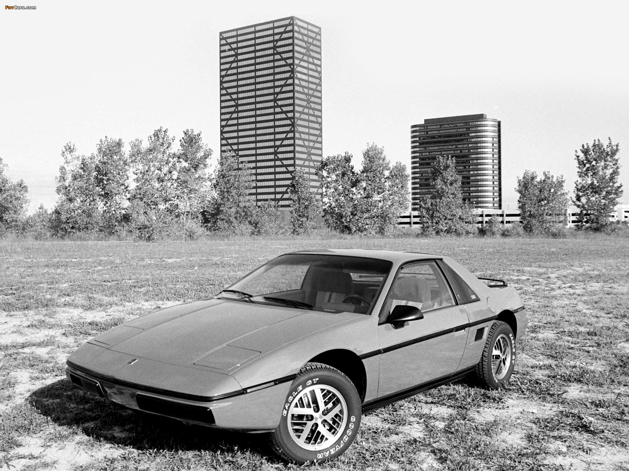 Pontiac Fiero 1984–88 pictures (2048 x 1536)