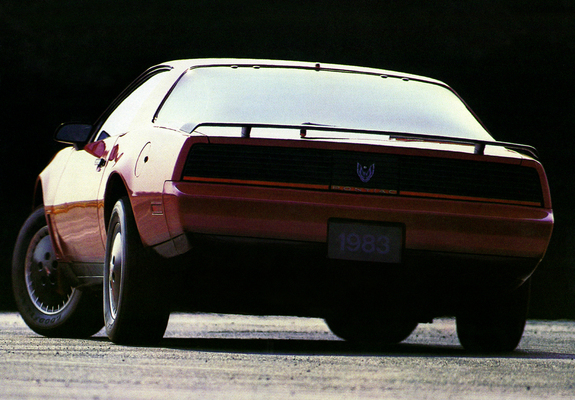 Pictures of Pontiac Firebird Trans Am 1983–85