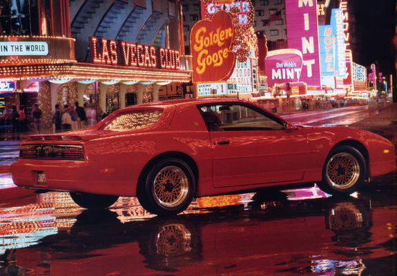Pictures of Pontiac Firebird Trans Am GTA Notchback 1988