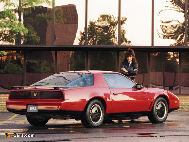 Pontiac Firebird Trans Am 1983–85 photos (640 x 480)
