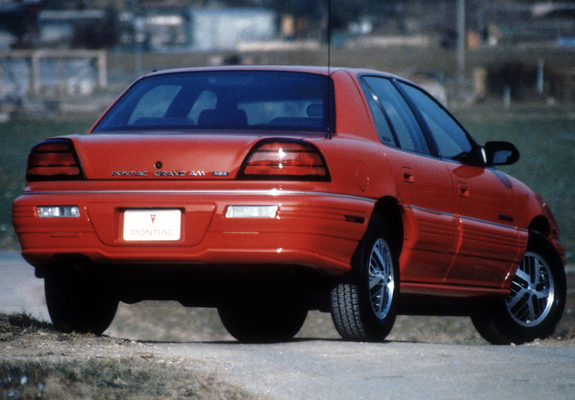 Photos of Pontiac Grand Am Sedan 1992–95