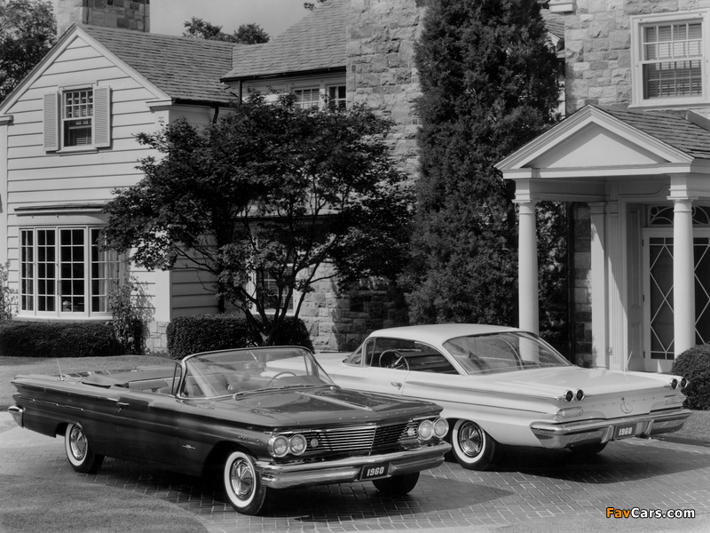 Pontiac Bonneville Convertible & Ventura Sport Coupe 1960 wallpapers (800 x 600)