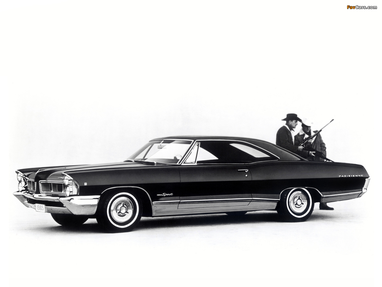 Pontiac Parisienne Custom Sport Hardtop Coupe 1965 wallpapers (1280 x 960)