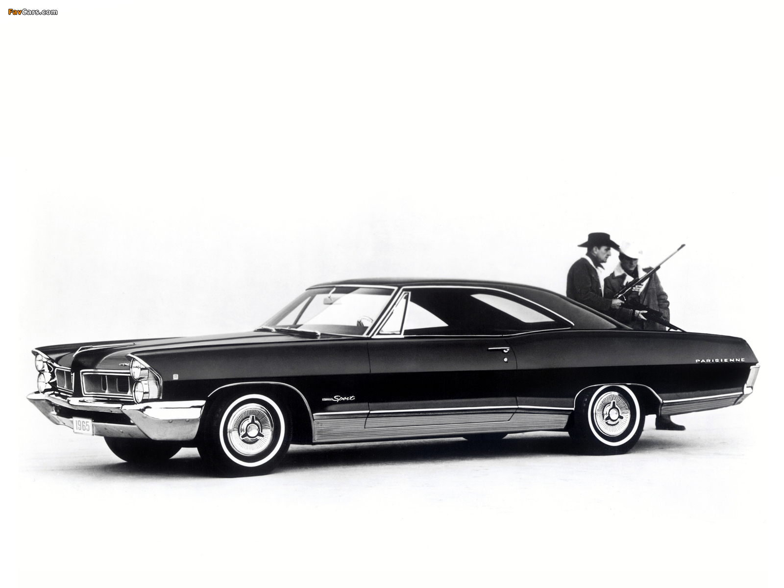 Pontiac Parisienne Custom Sport Hardtop Coupe 1965 wallpapers (1600 x 1200)