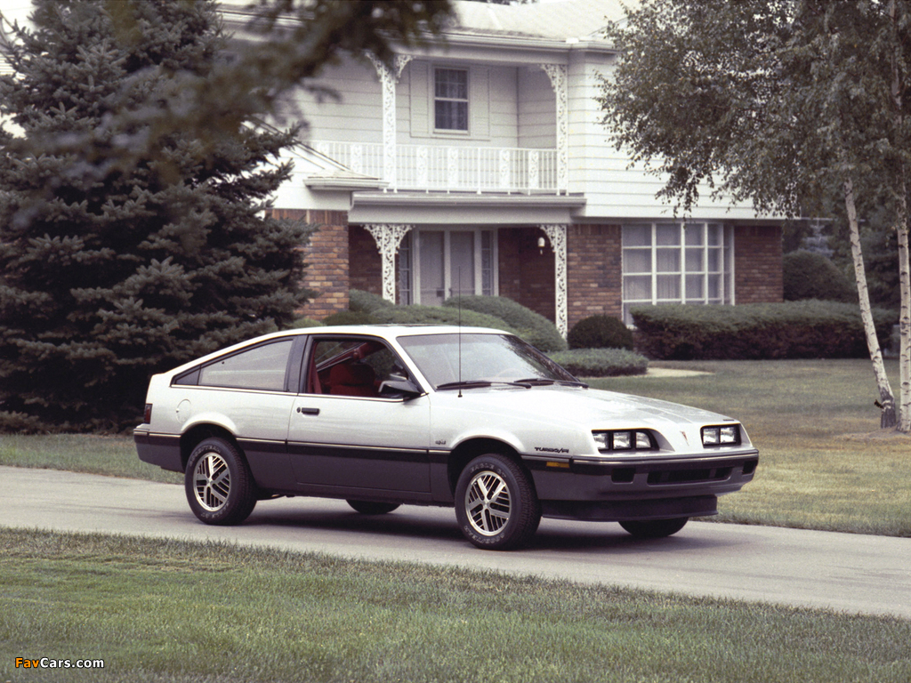 Pontiac Sunbird SE Hatchback Coupe 1985 pictures (1024 x 768)