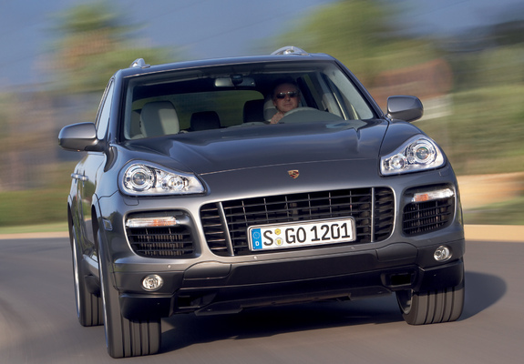 Pictures of Porsche Cayenne Turbo (957) 2007–10