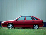 Photos of Renault 21 TXI Hatchback 1990–94