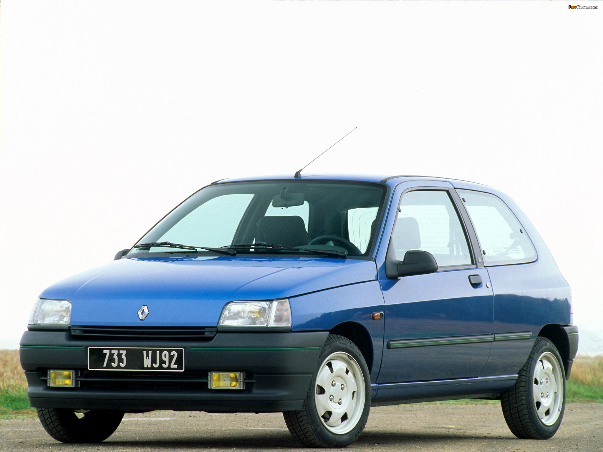 Pictures of Renault Clio 3-door 1990–97 (2048 x 1536)