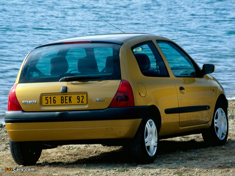 Pictures of Renault Clio 3-door 1998–2001 (800 x 600)