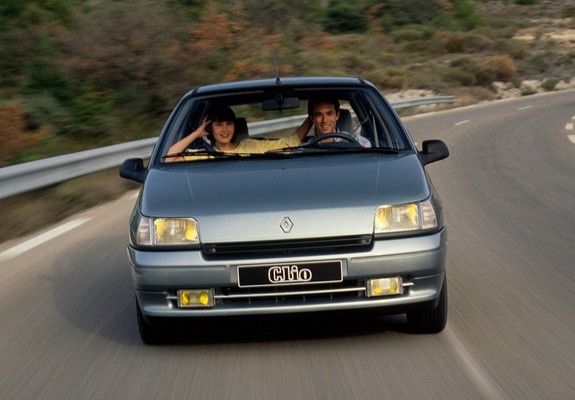 Renault Clio 5-door 1990–97 pictures
