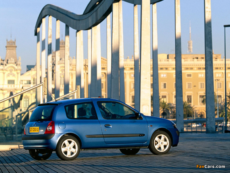 Renault Clio 3-door 2001–05 images (800 x 600)