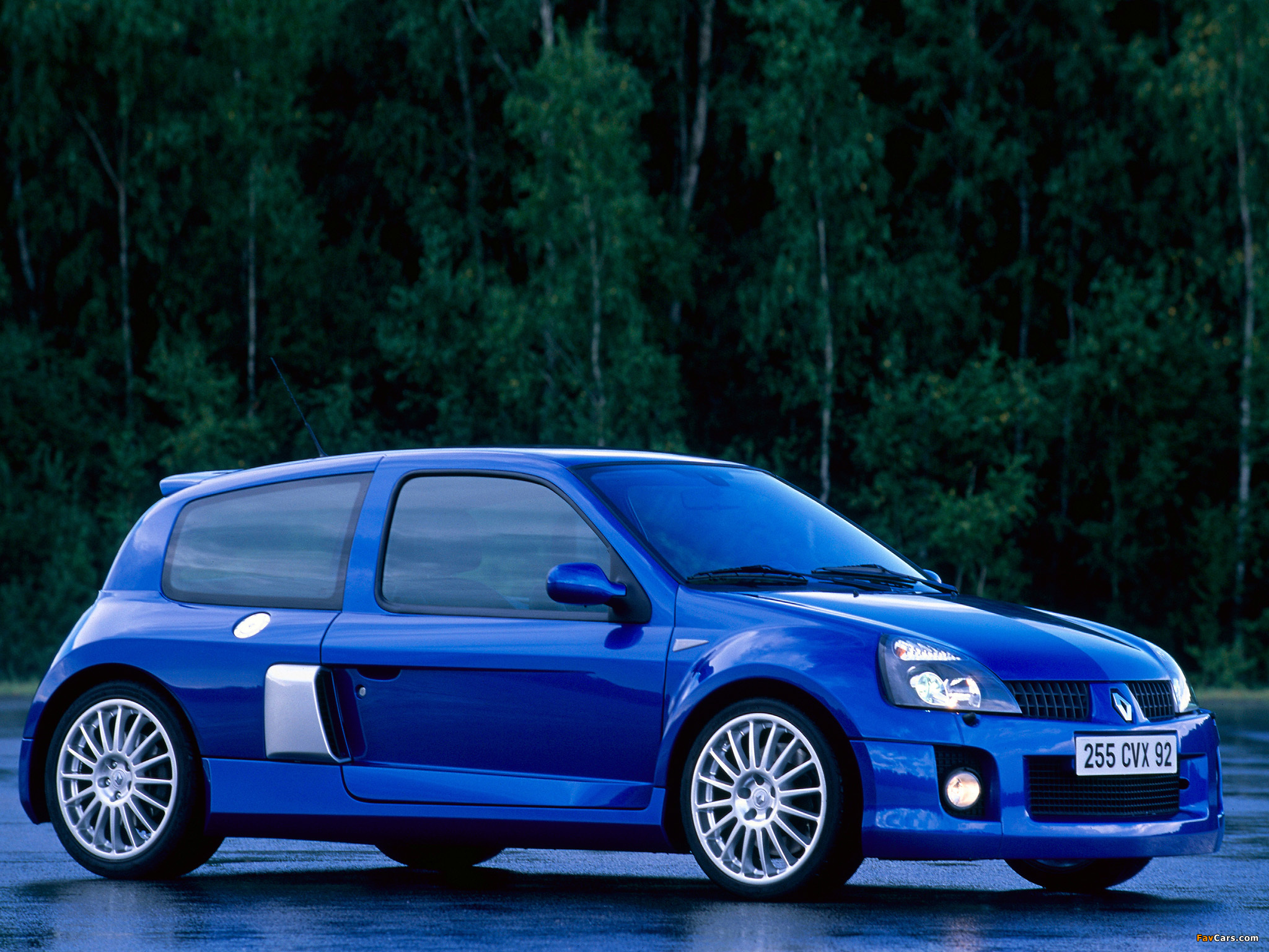 Renault Clio V6 Sport 2003–04 images (2048 x 1536)