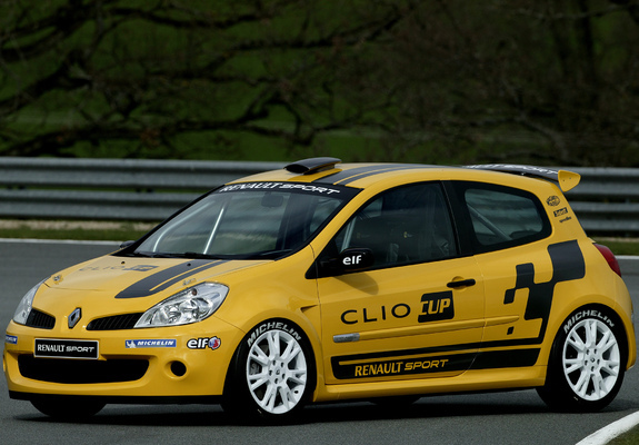 Renault Clio RS 2006–09 pictures
