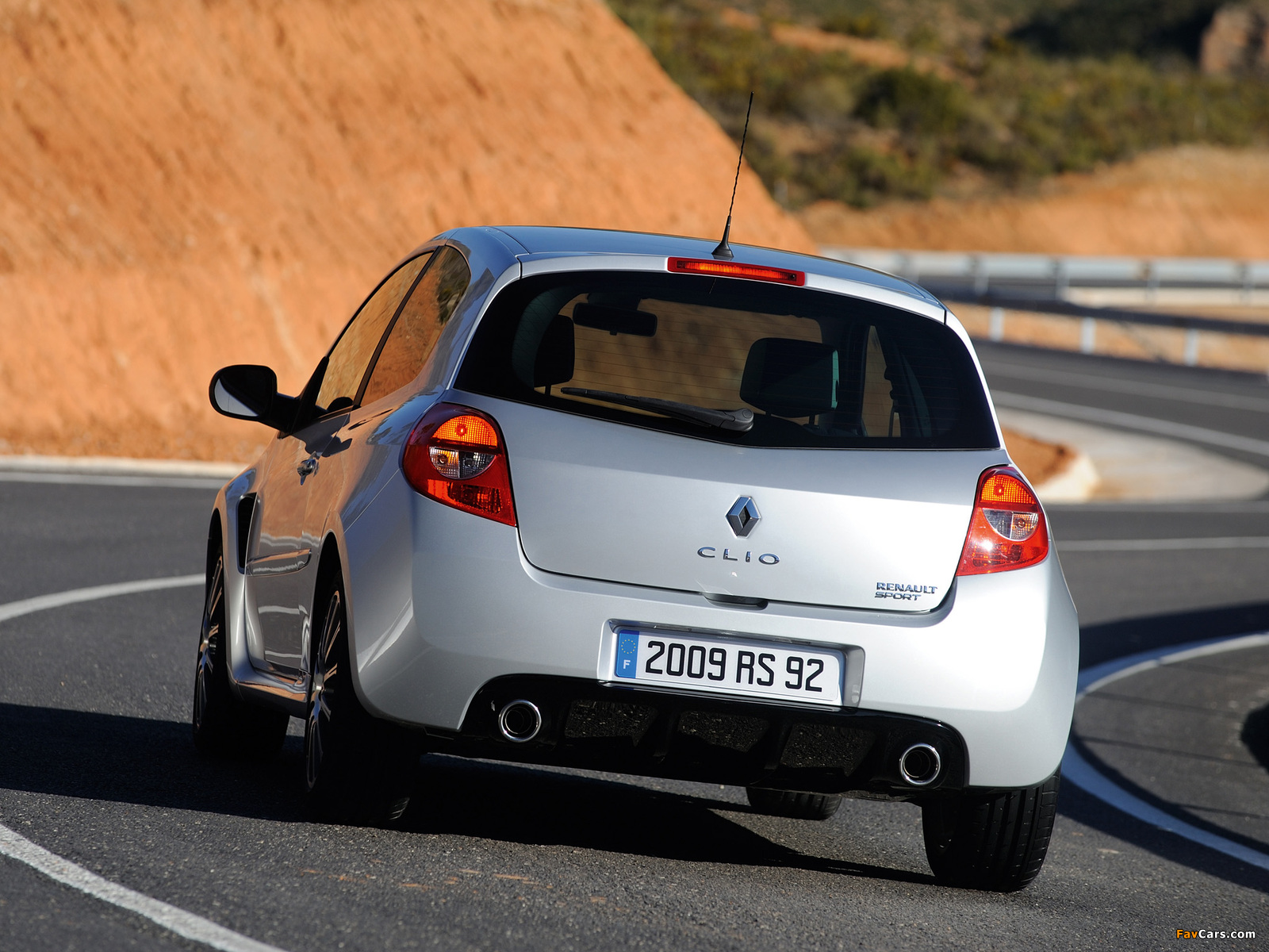 Renault Clio R.S. 2009–12 wallpapers (1600 x 1200)