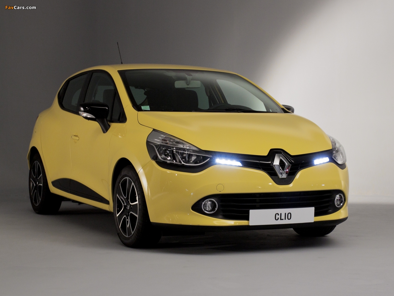 Renault Clio 2012 wallpapers (1280 x 960)