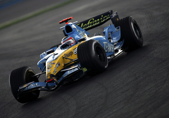 Images of Renault R25 2005