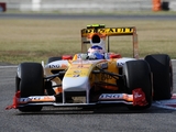 Images of Renault R29 2009