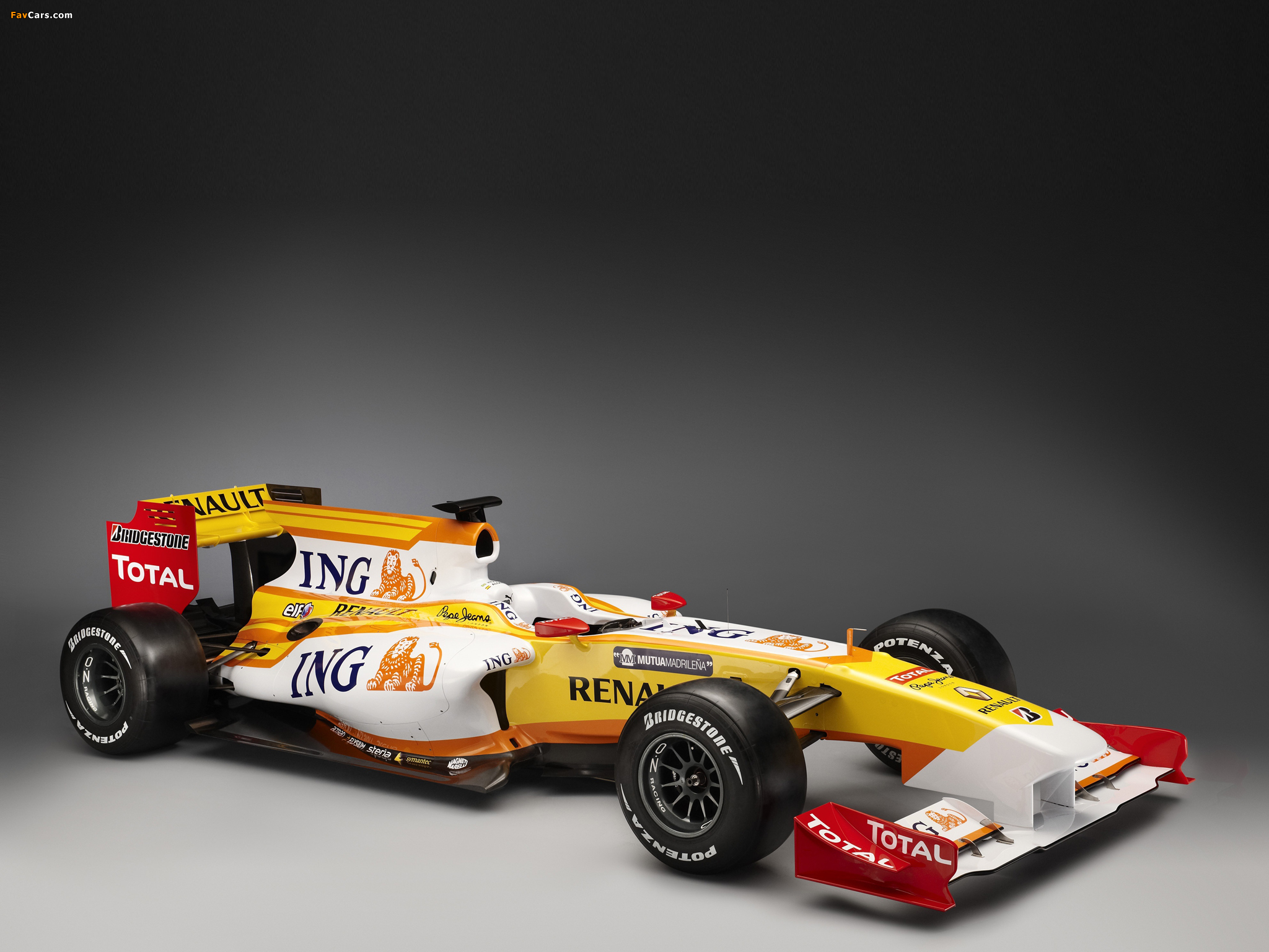 Ф 1 машина. Renault f1 r29. Renault f1 2009. Болид r1 гоночный. Formula 1 Renault.