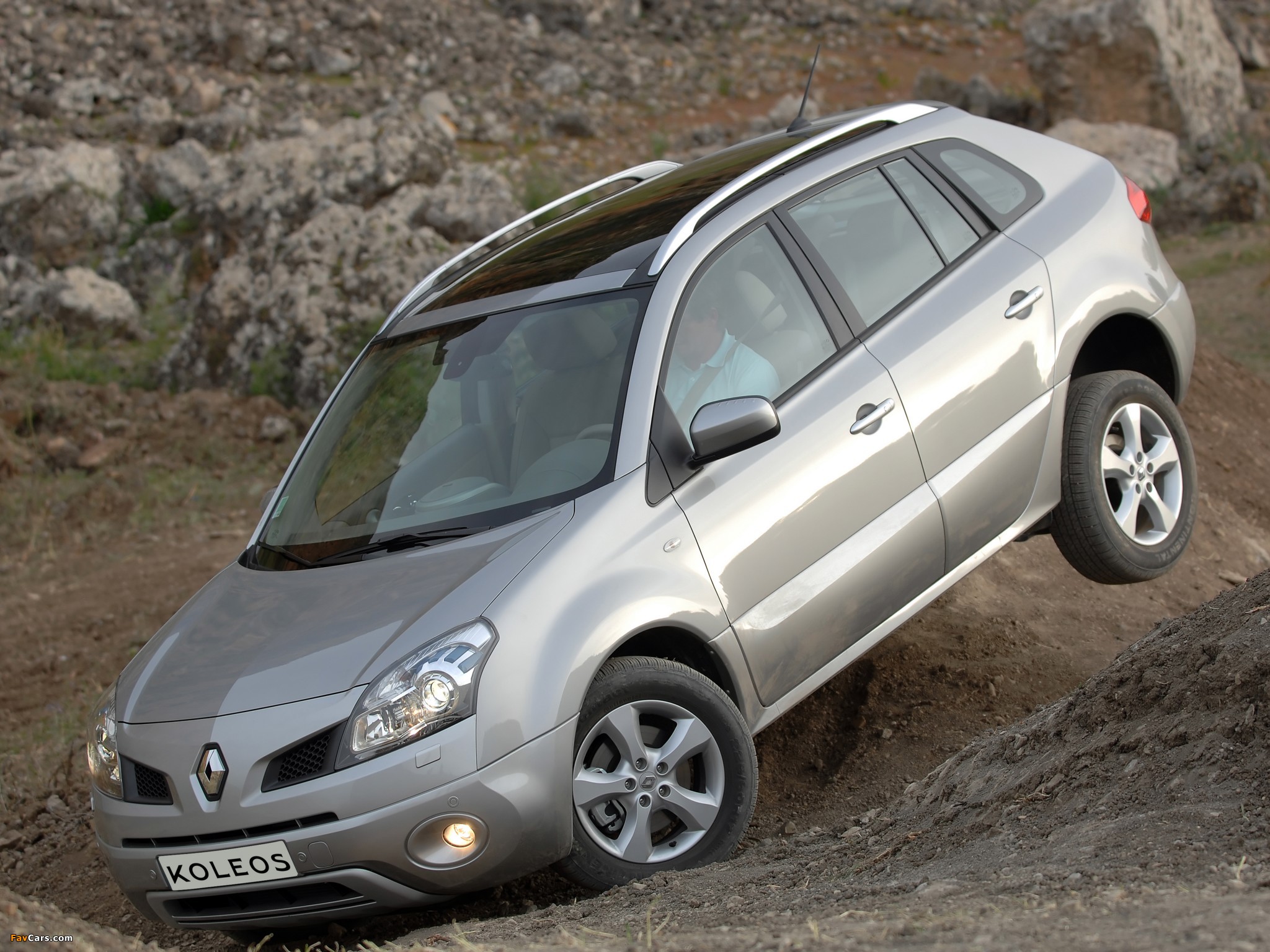 Renault Koleos 2008–11 photos (2048 x 1536)