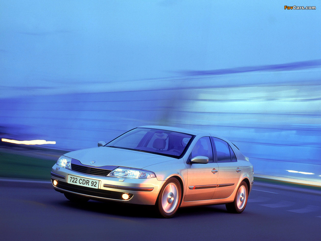 Photos of Renault Laguna Hatchback 2000–05 (1024 x 768)