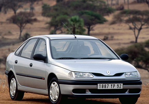 Pictures of Renault Laguna Hatchback 1993–98