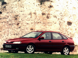 Renault Laguna Hatchback UK-spec 1993–98 pictures