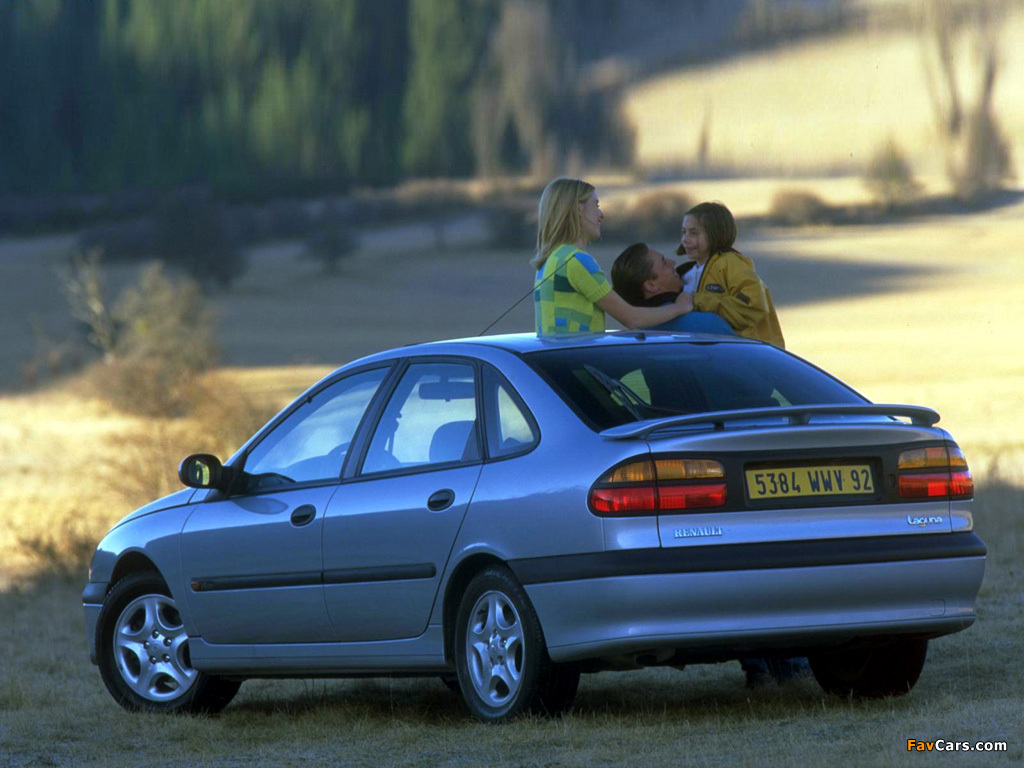 Renault Laguna Hatchback 1998–2000 pictures (1024 x 768)