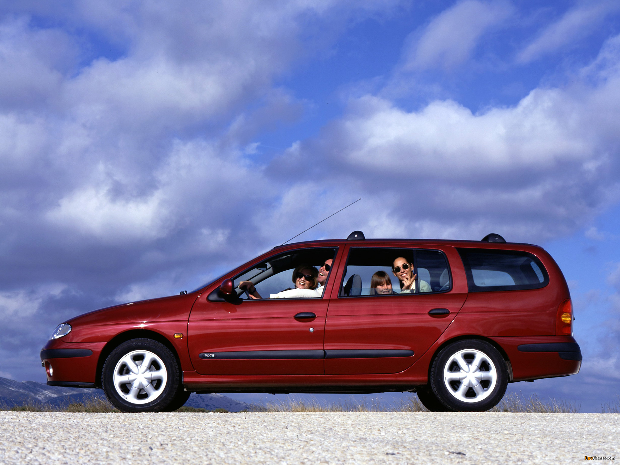 Images of Renault Megane Grandtour 1999–2003 (2048 x 1536)