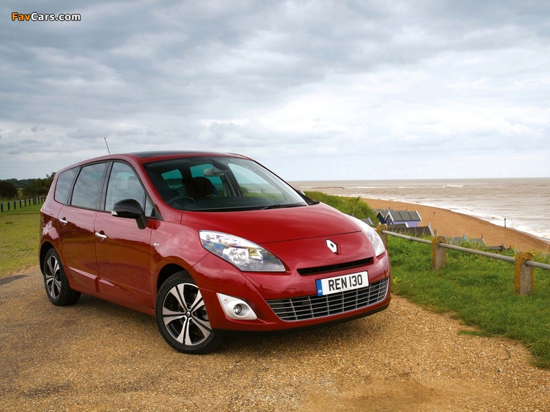 Images of Renault Grand Scenic Bose UK-spec 2010–12 (800 x 600)