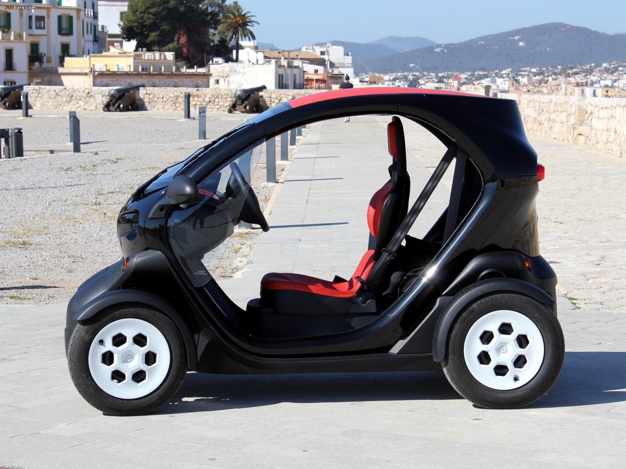 Renault Twizy Z.E. 2010 wallpapers (2048 x 1536)