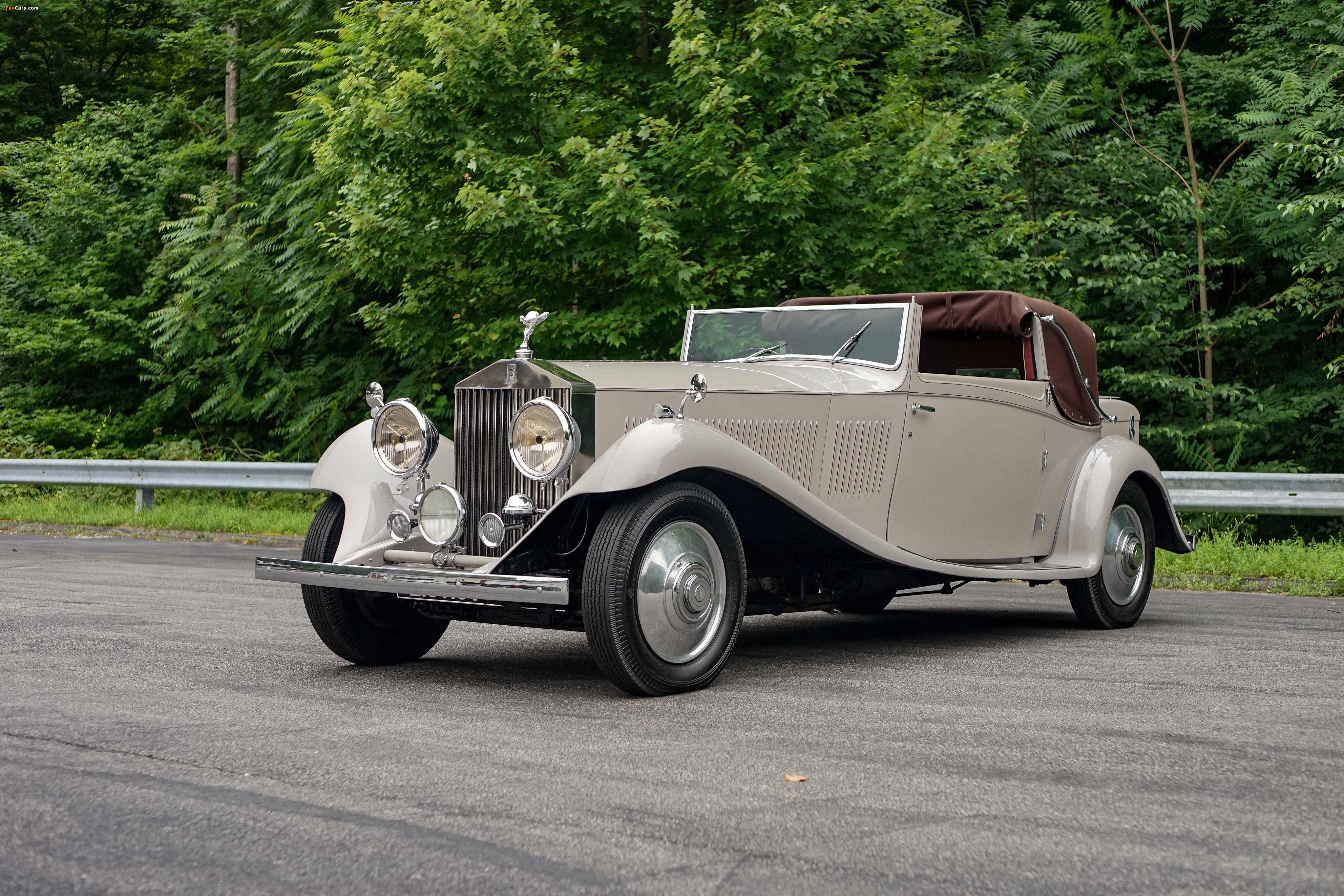 Старые роллс. Rolls-Royce Phantom II 1934. Rolls Royce Phantom 1934. Rolls-Royce Phantom II. Rolls Royce Phantom 2.