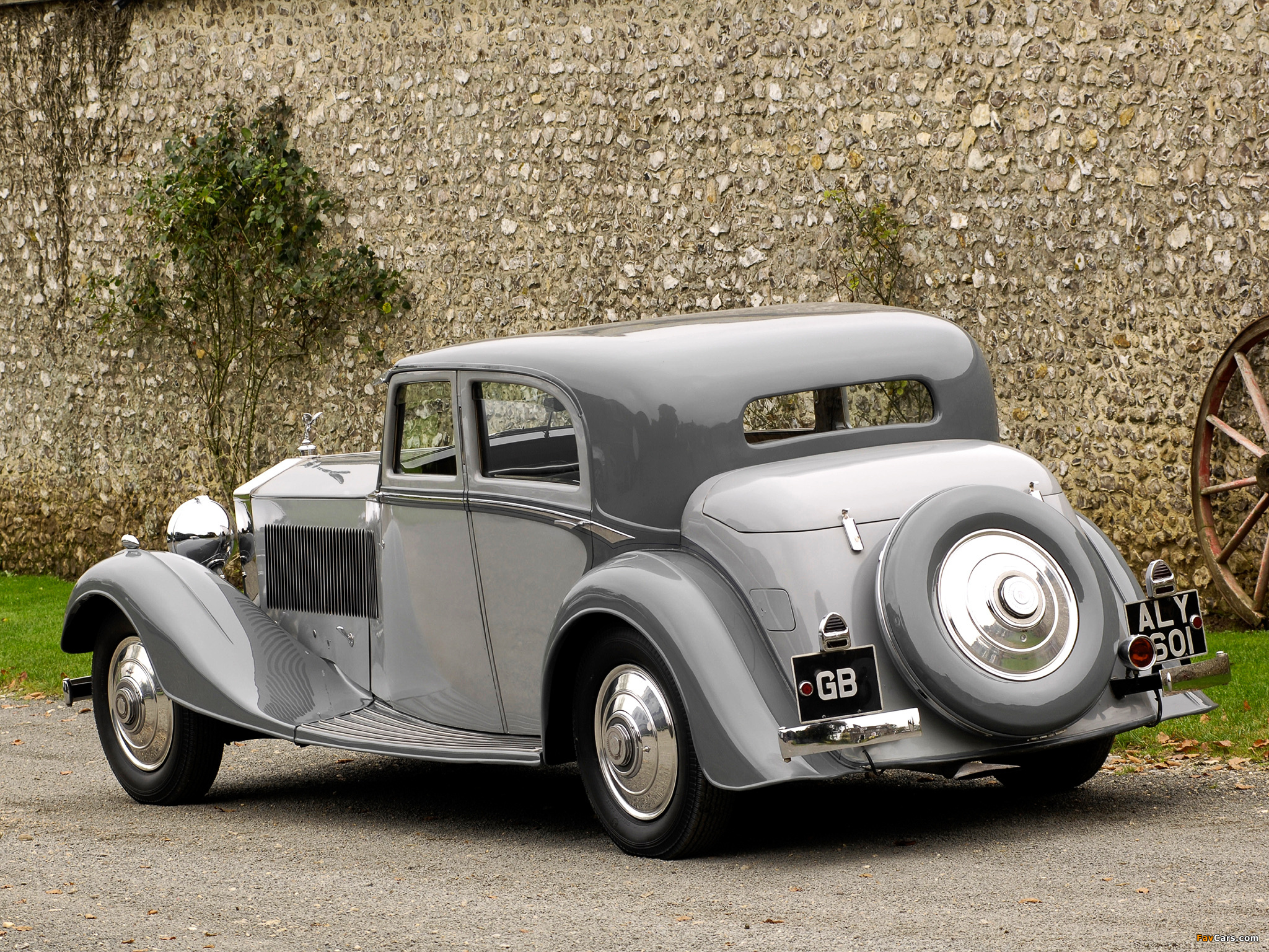 Photos of Rolls-Royce Phantom II Continental Sports Saloon by Thrupp & Maberly 1932 (2048 x 1536)