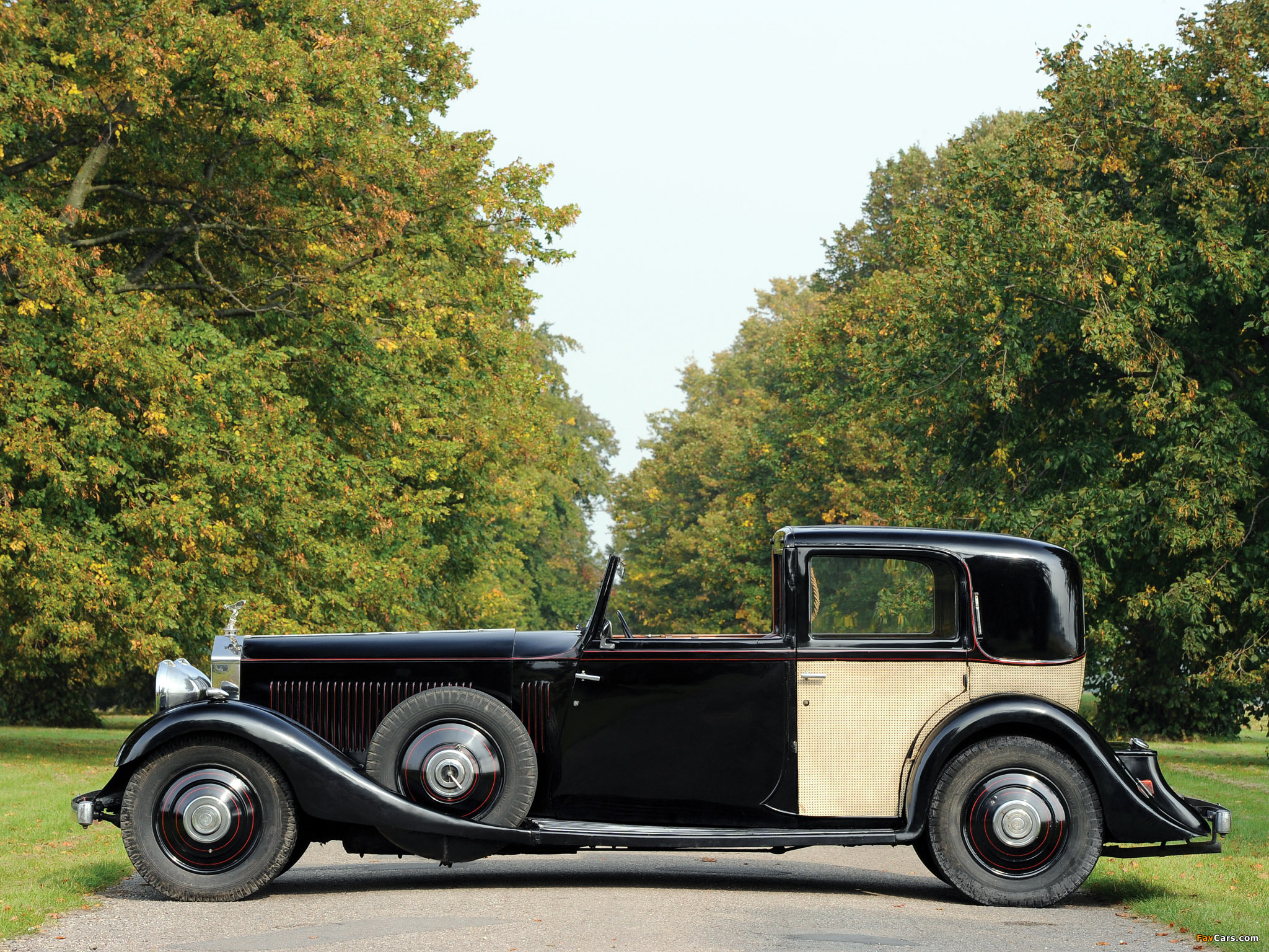 Rolls-Royce Phantom II Sports Sedanca de Ville by Thrupp & Maberly 1933 wallpapers (2048 x 1536)