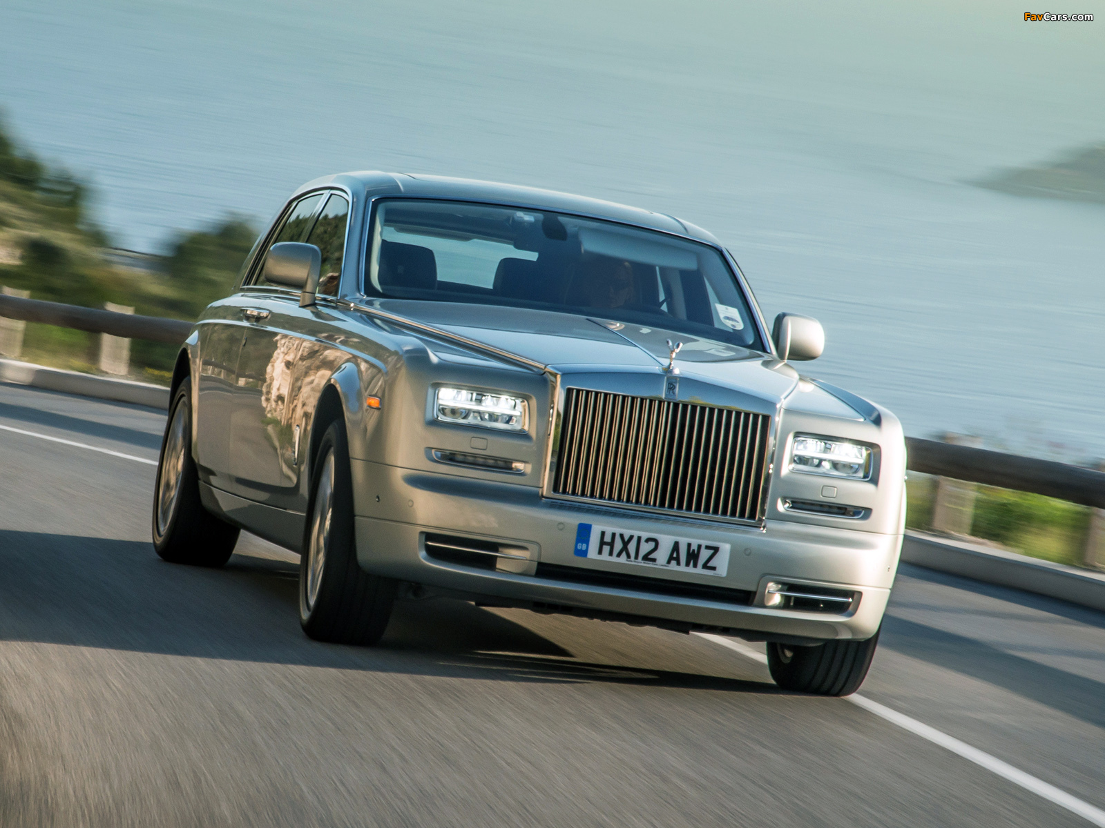 Rolls-Royce Phantom 2012 photos (1600 x 1200)