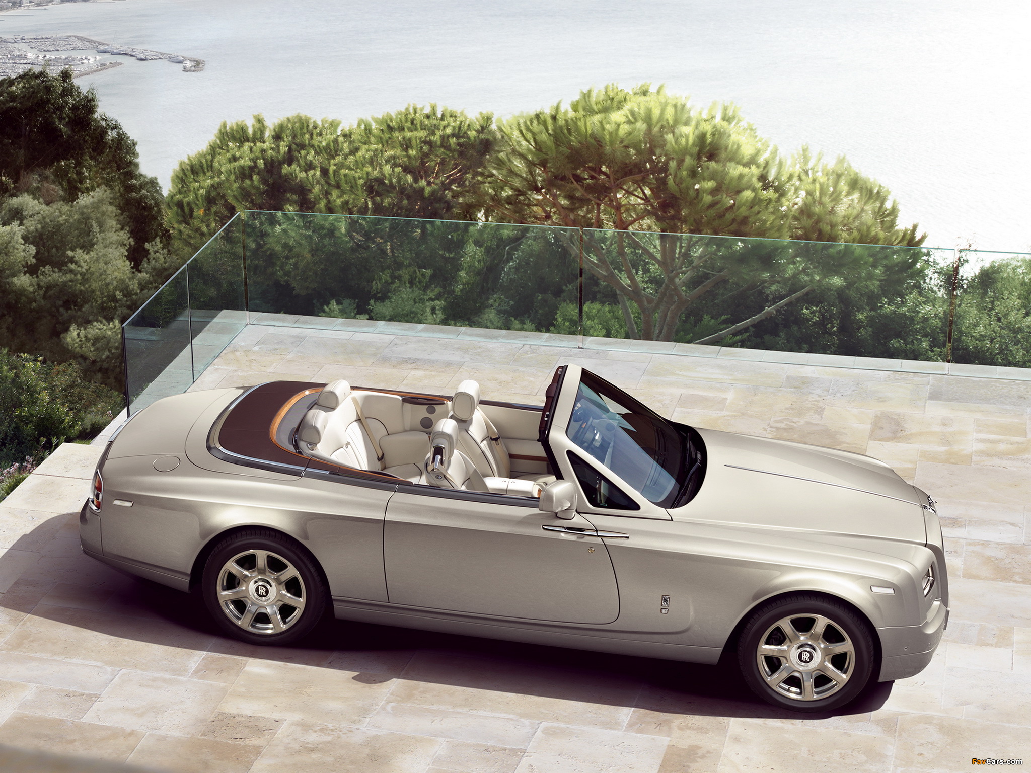 Rolls-Royce Phantom Drophead Coupe 2012 wallpapers (2048 x 1536)