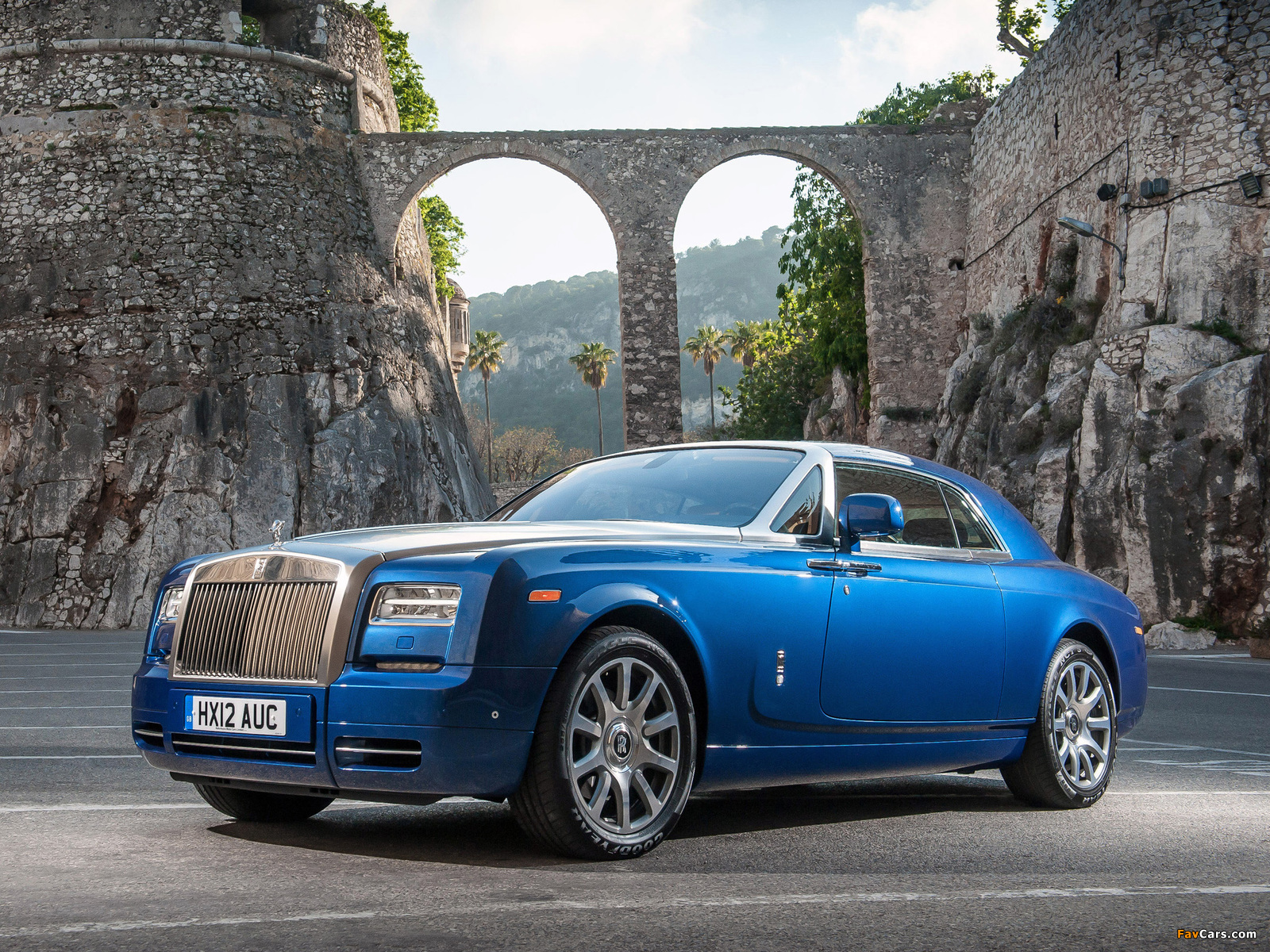 Rolls-Royce Phantom Coupe 2012 wallpapers (1600 x 1200)