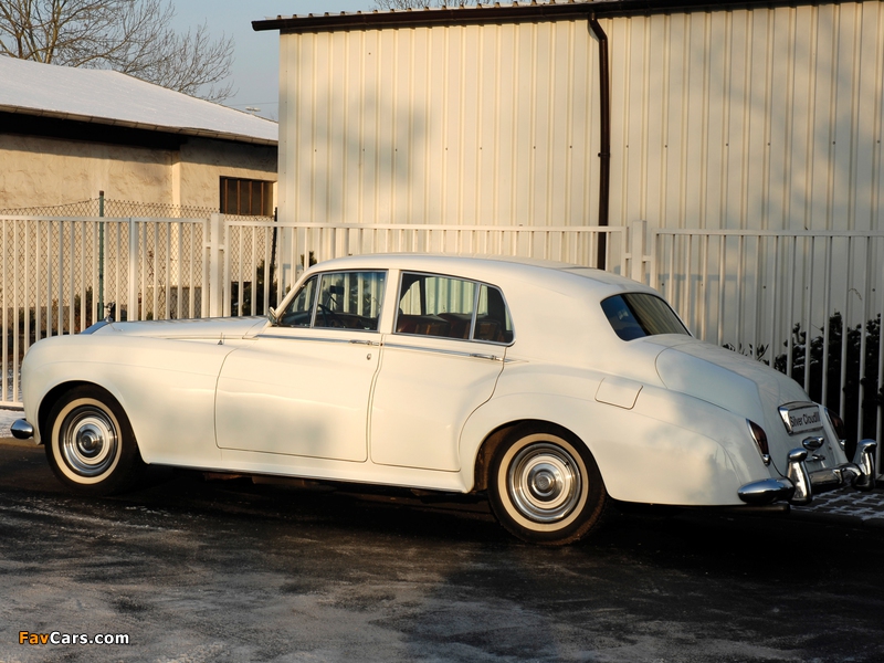 Rolls-Royce Silver Cloud Saloon (III) 1962–66 pictures (800 x 600)