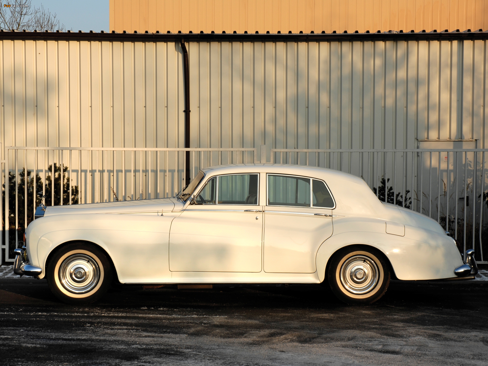 Rolls-Royce Silver Cloud Saloon (III) 1962–66 wallpapers (2048 x 1536)