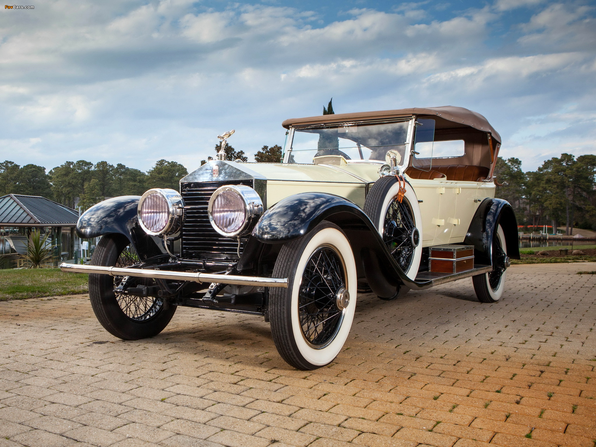 Старые роллс. Rolls-Royce 40/50 Silver Ghost. Rolls-Royce Silver Ghost 1923. Роллс Ройс 1916. Rolls Royce 1918.